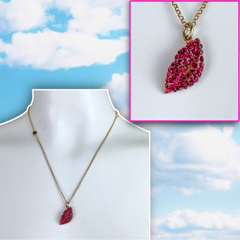 NWOT JUICY COUTURE True Y2k Vintage Bling Pave Lips Charm Necklace Indie Sleaze